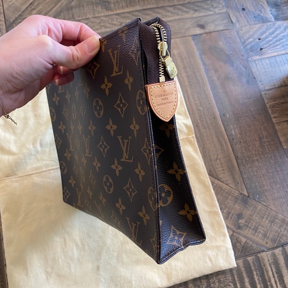 Louis Vuitton toiletry bag 26 - Picture 5 of 11
